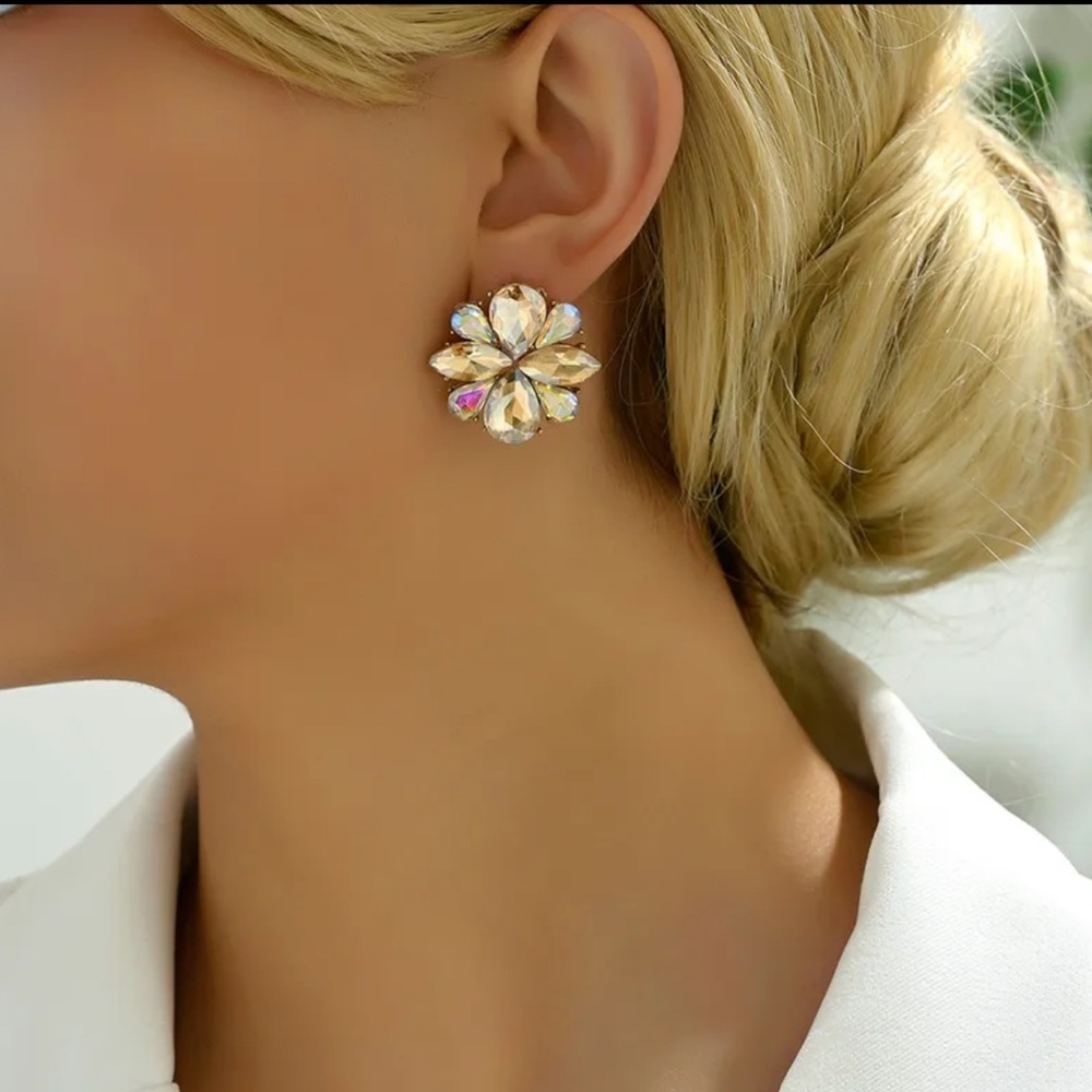 Elegant Colorful Flower Stud Earrings